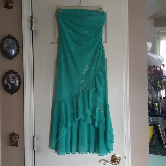 Dresses & Skirts - Teal Prom/ Formal Dress